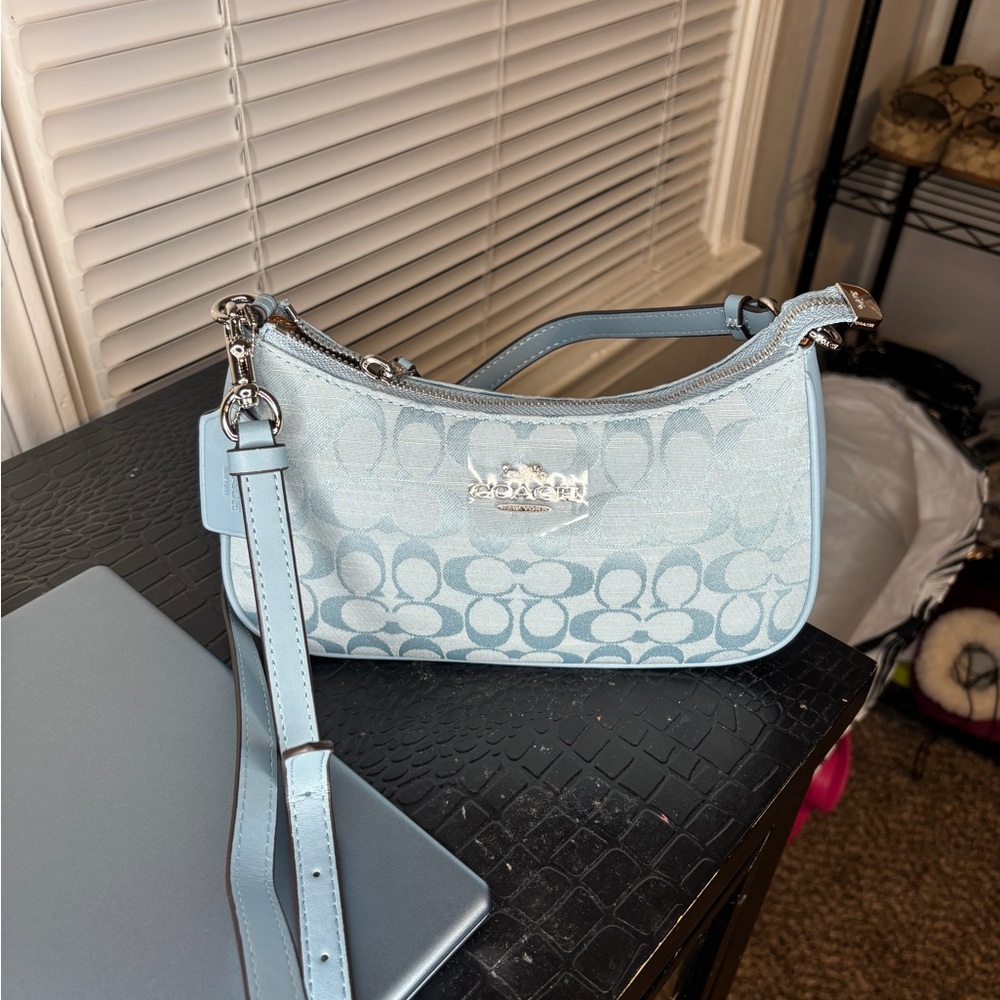 Coach Light Blue Signature crossbody Bag - Picture 3 of 5